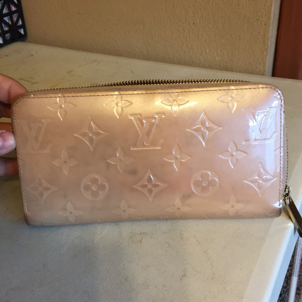 Auth LV Wallet